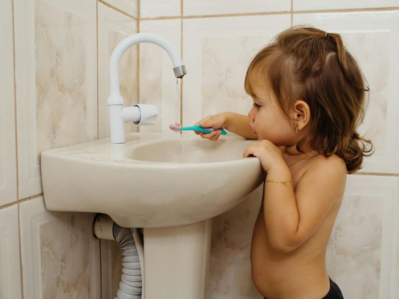 Stylized flow diagram showing steps for daily eye routine.